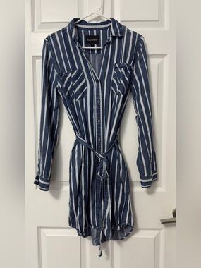 velvet heart denim shirt dress | Dresses | Nwt Velvet Heart X Casual Women's apparel Current - The Grolier 11180 neckline Chest flap patch Print:Gentilhomme